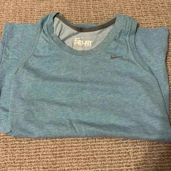 Nike tees sleeveless size medium. - Picture 2 of 4